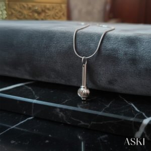minimal gada pendant chain
